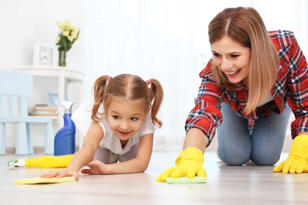 Как научить ребёнка убирать за собой и помогать по дому?